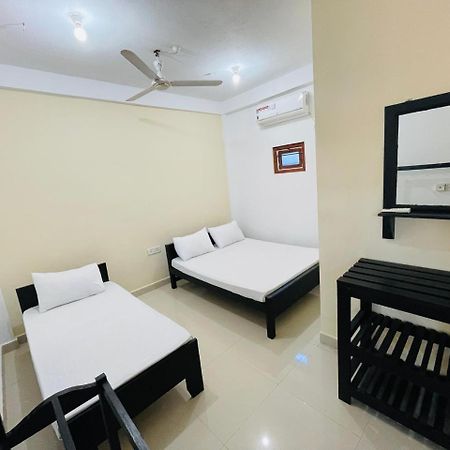Natraj Guest House Trincomalee Kültér fotó