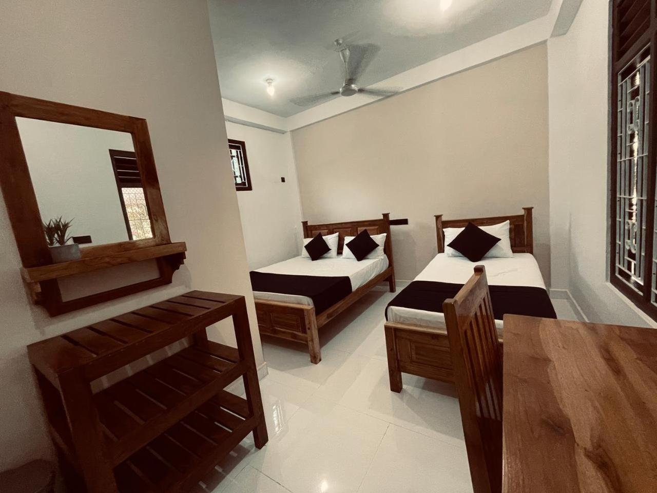 Natraj Guest House Trincomalee Kültér fotó